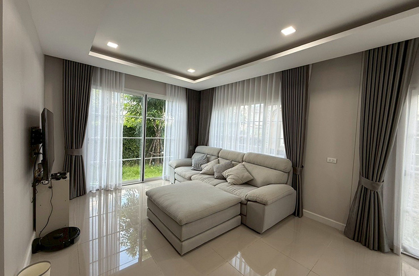 House with Shared Pool in Bangnatrad 